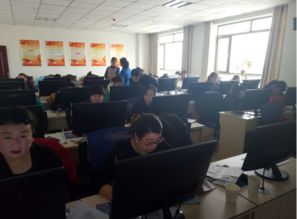 西街街道小寺廟社區勞動保障專干參加業務培訓，提升服務水平